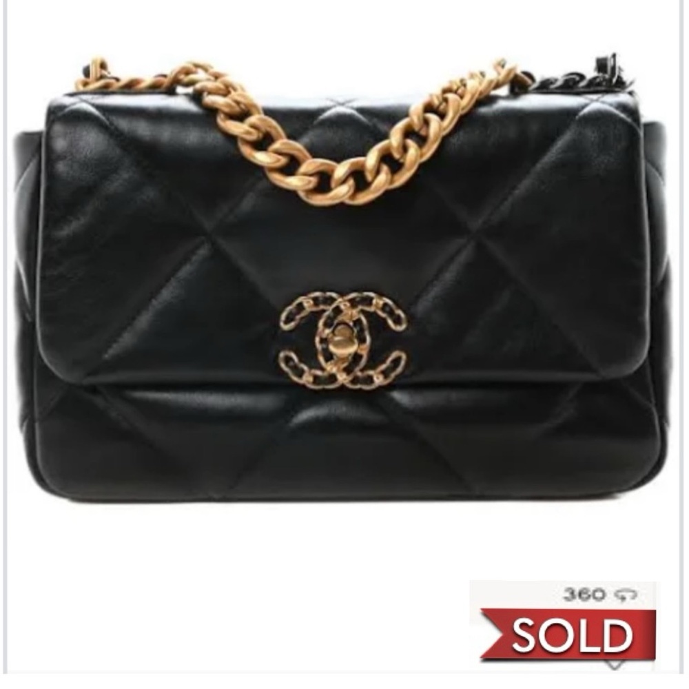 Chanel Black Leather Shoulder Bag with Gold Chain